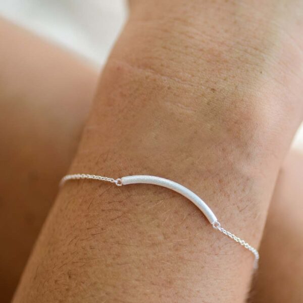 Bracelet Chaîne Fine Femme Barre Mate 1